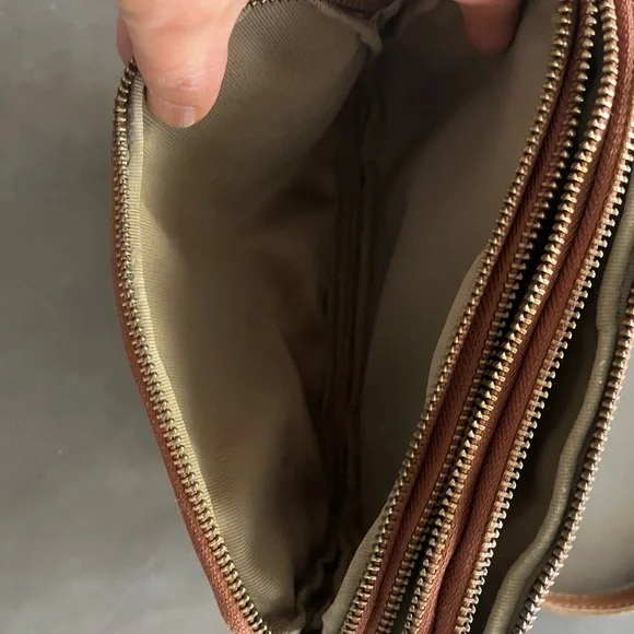 Brown cross body leather bag from The Netherlands - Picture 3 of 3